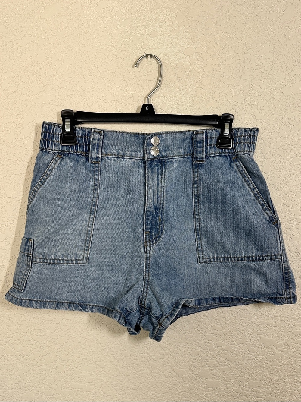 Vanilla Star Light Wash Elastic-Waist Denim Shorts